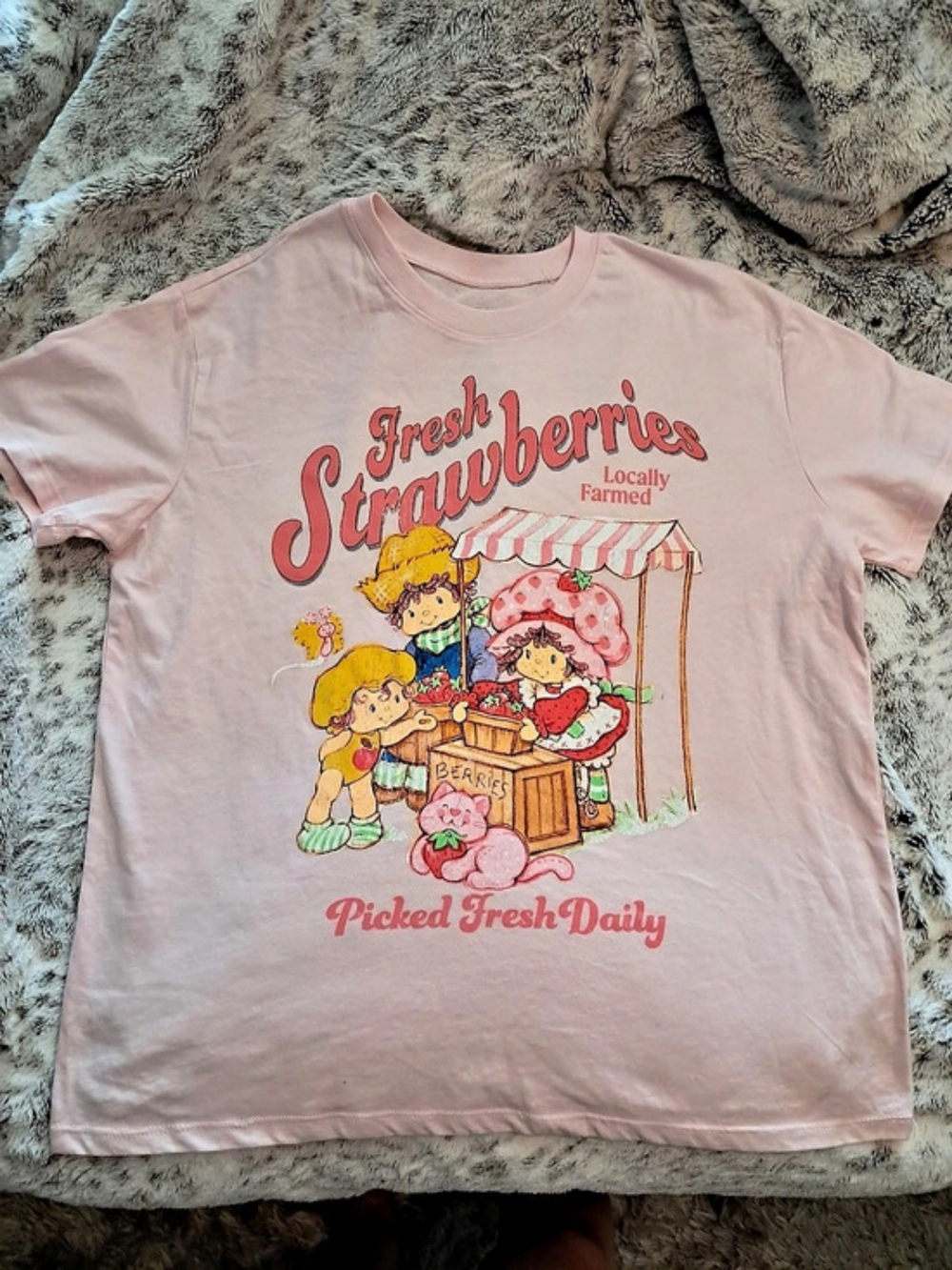 Strawberry Shortcake Graphic Tee Pink Size Medium Oversized NEW